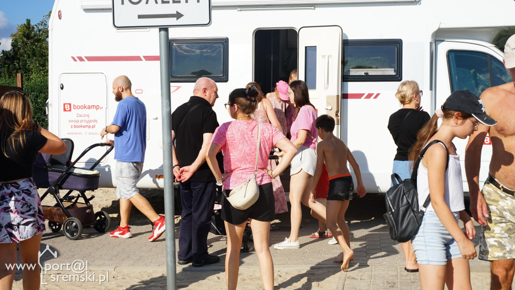 Zakończenie sezonu letniego na plaży