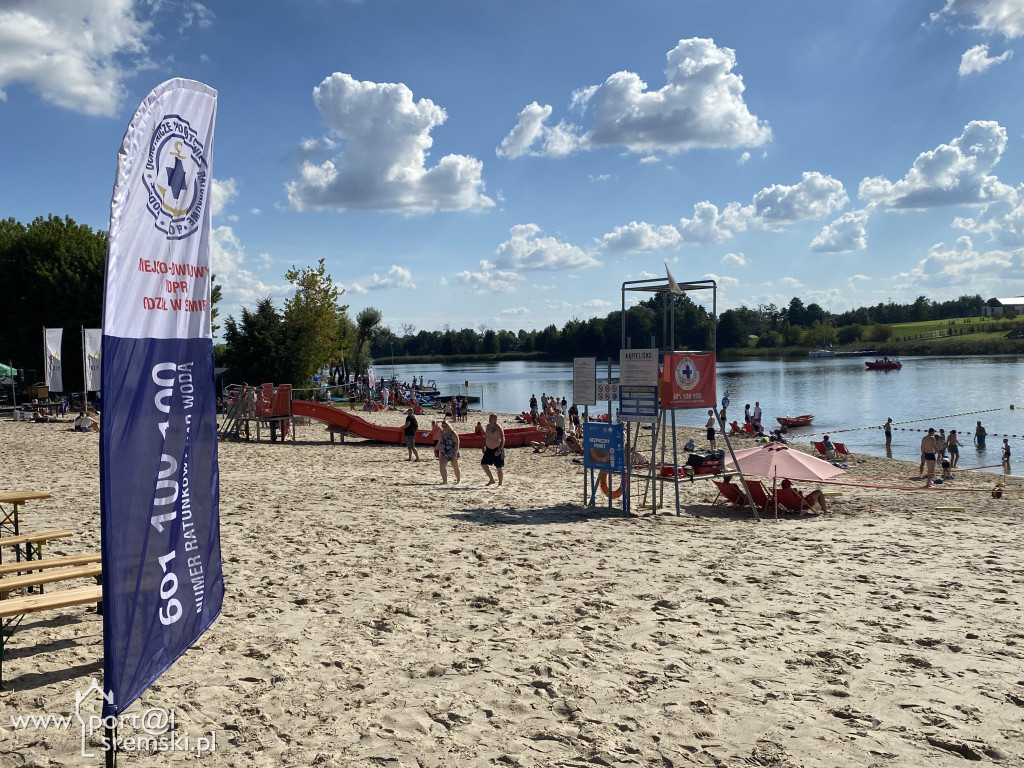 Zakończenie sezonu letniego na plaży