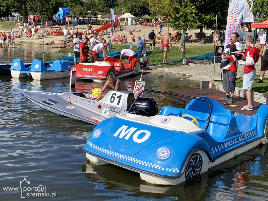 Zakończenie sezonu letniego na plaży