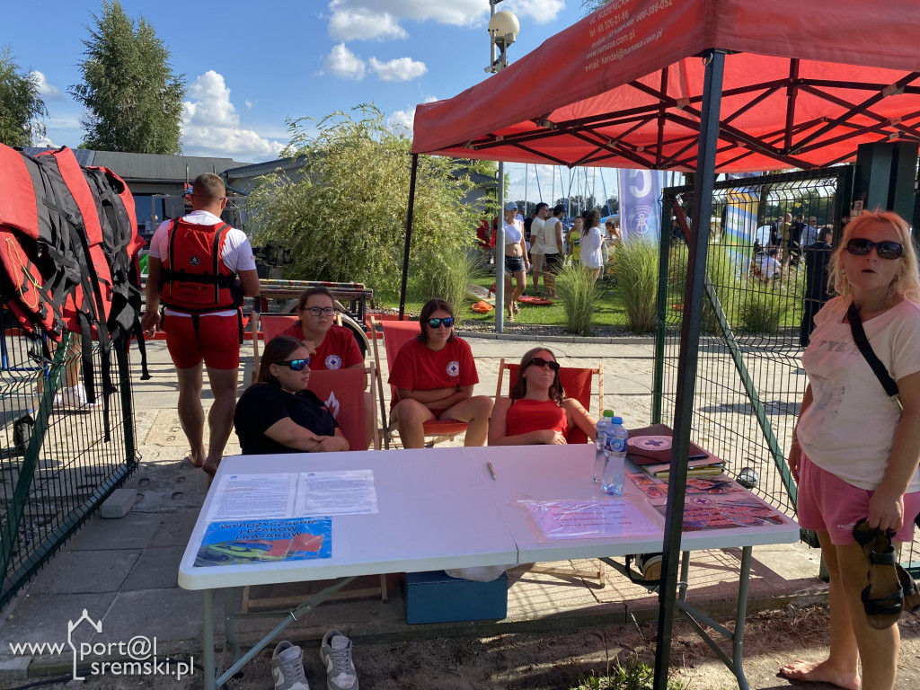 Zakończenie sezonu letniego na plaży