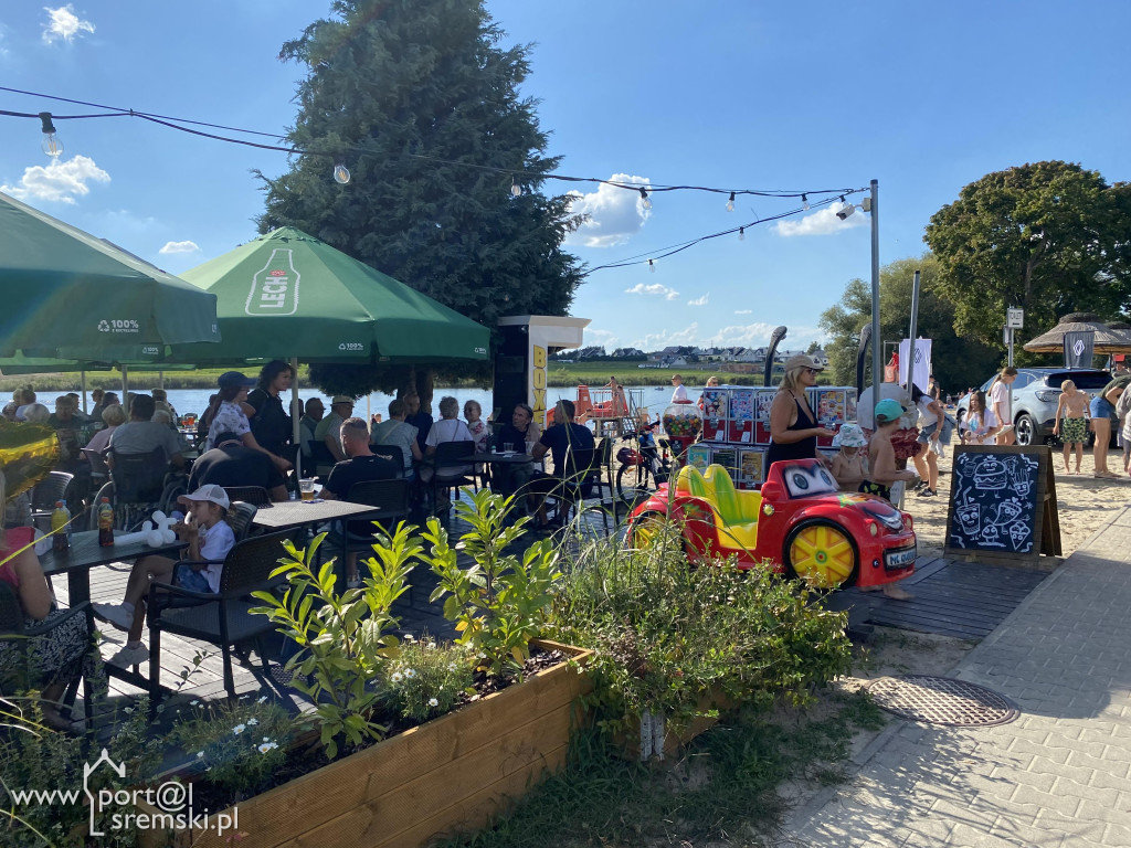 Zakończenie sezonu letniego na plaży