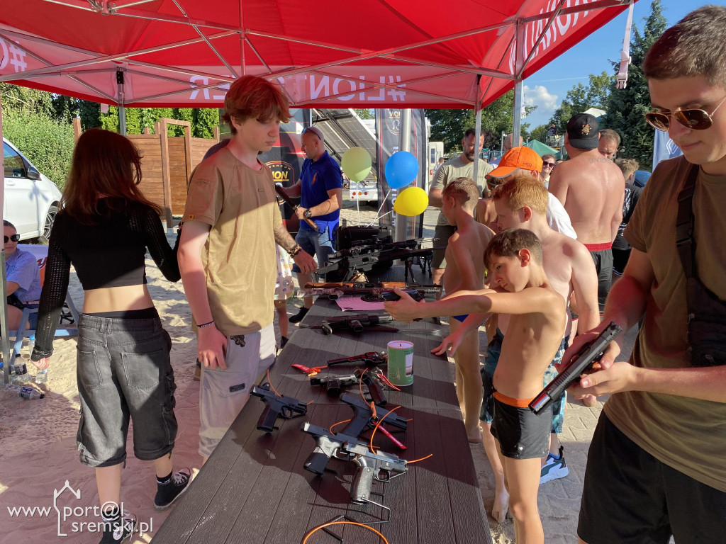 Zakończenie sezonu letniego na plaży