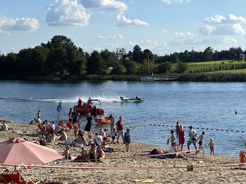 Zakończenie sezonu letniego na plaży