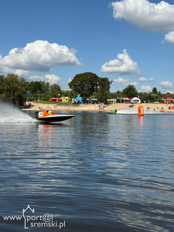 Zakończenie sezonu letniego na plaży