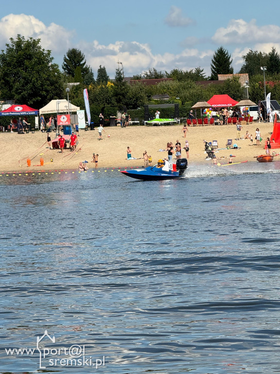 Zakończenie sezonu letniego na plaży