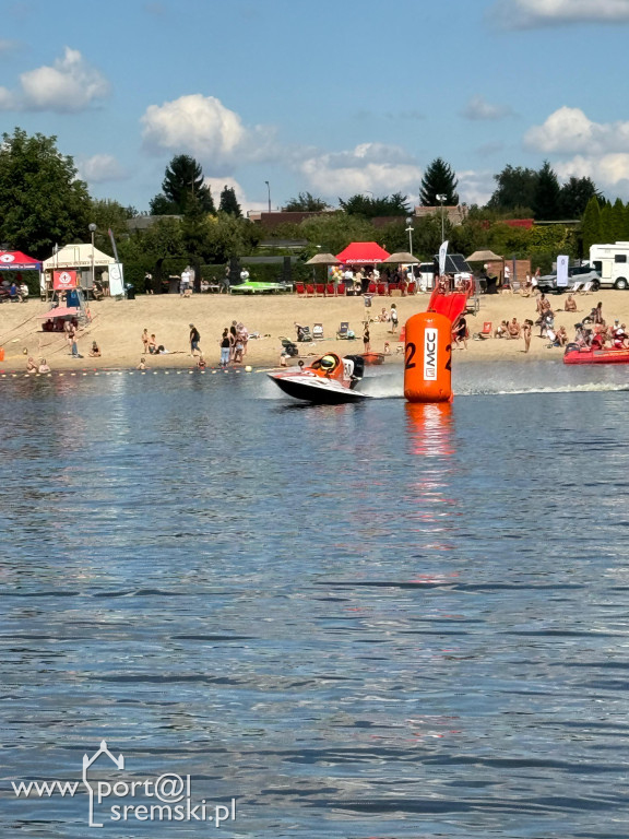 Zakończenie sezonu letniego na plaży
