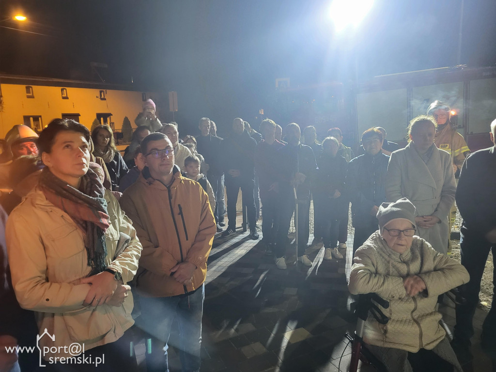 Odnowienie figury Matki Bożej w Chrząstowie