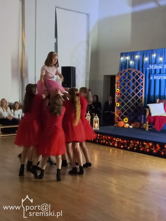 Miłość w rozkwicie – XV Jubileuszowy Wieczór Poezji w Książu Wlkp.