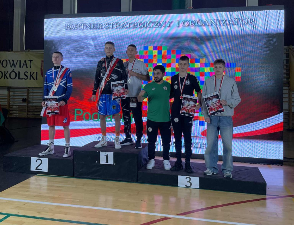 Młodzi pięściarze ze Śremu na podium turnieju międzynarodowego