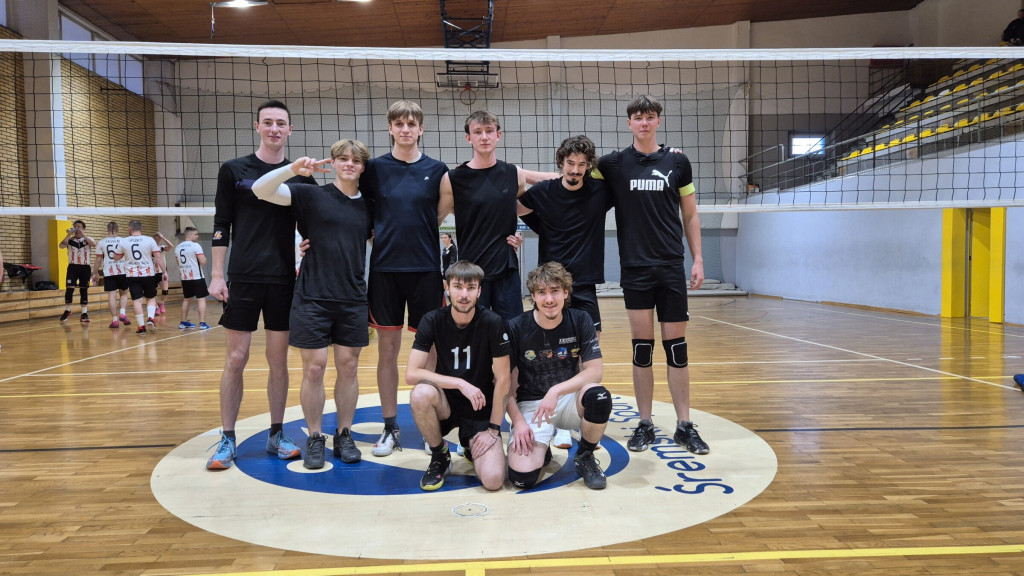 Otwarcie sezonu Amatorskiej Ligi Piłki Siatkowej 2025/26 w Śremie