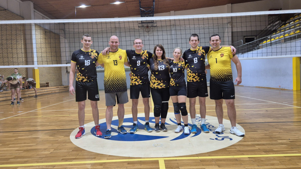 Otwarcie sezonu Amatorskiej Ligi Piłki Siatkowej 2025/26 w Śremie