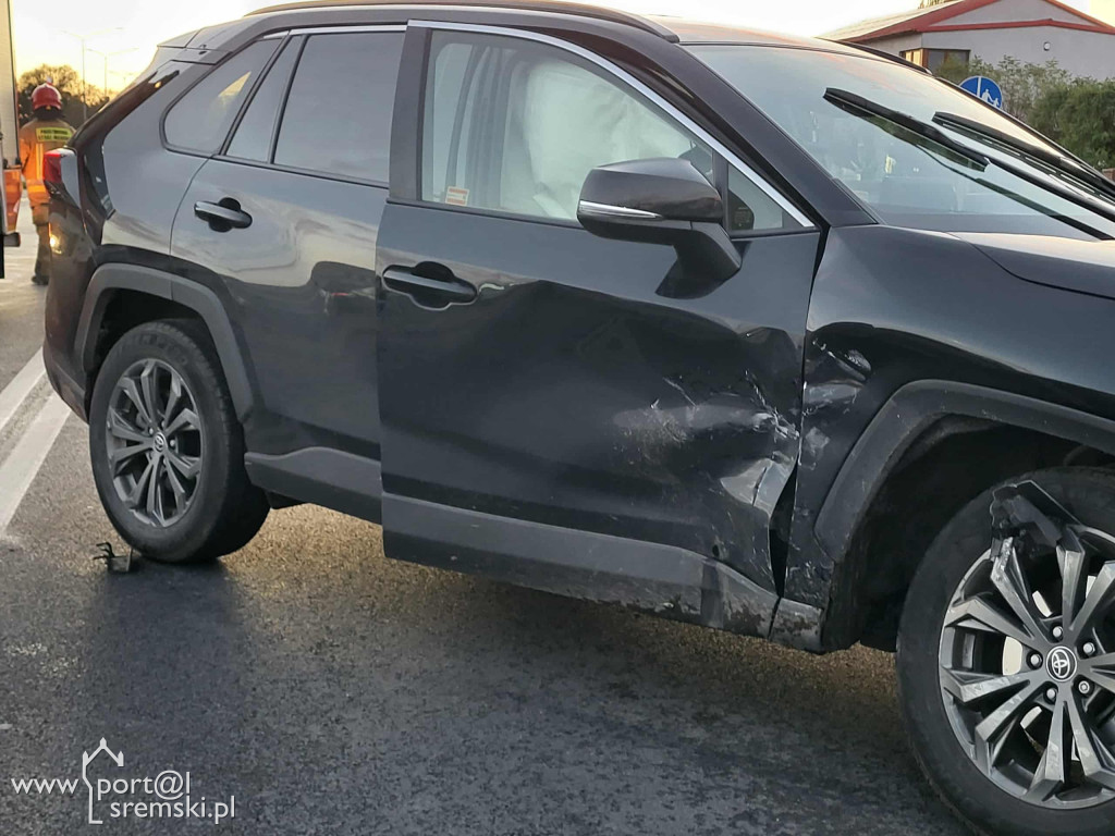 Zderzenie z udziałem radiowozu. Dwóch policjantów w szpitalu