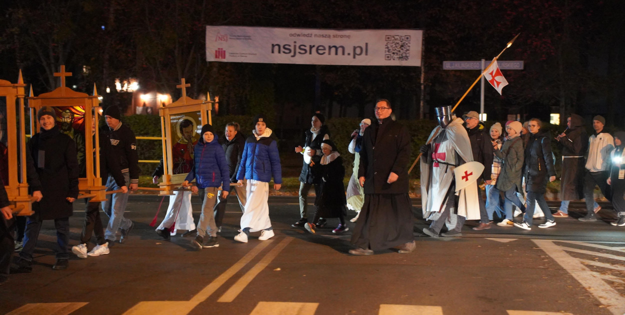 Marsz świętych w Śremie