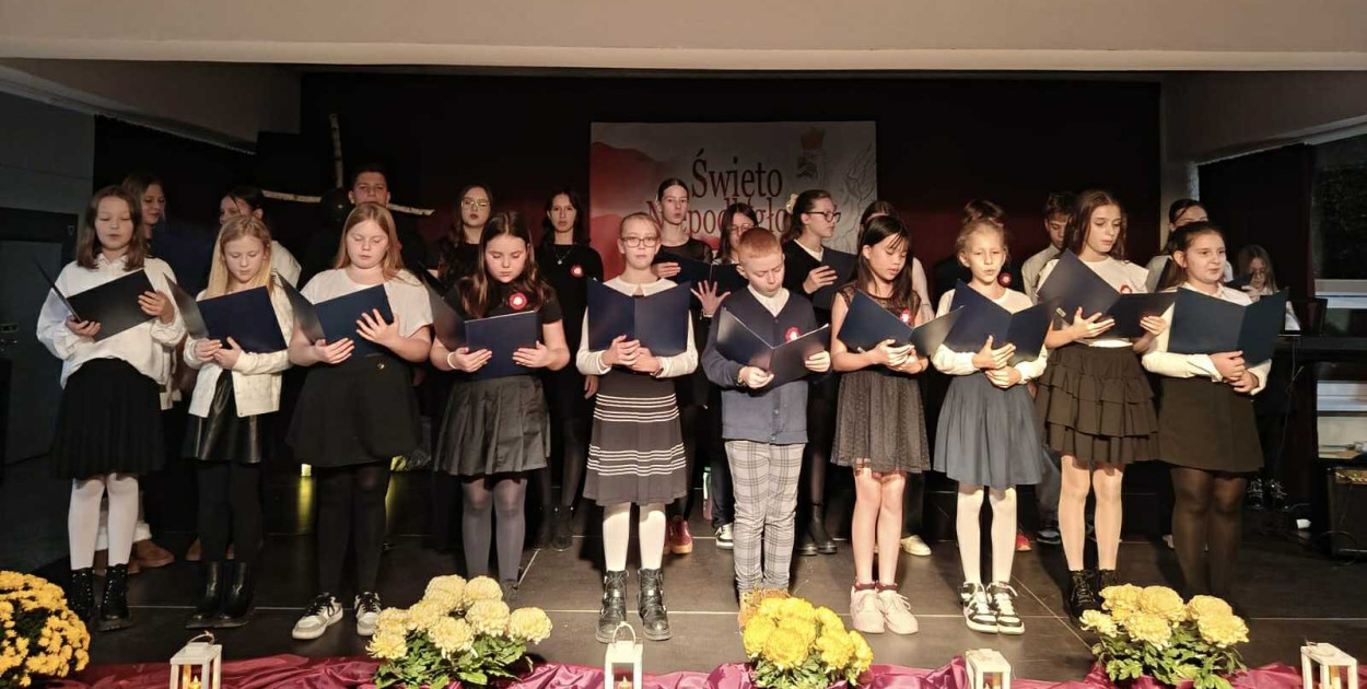 Wieczór Pieśni Patriotycznych w śremskiej „Szóstce”