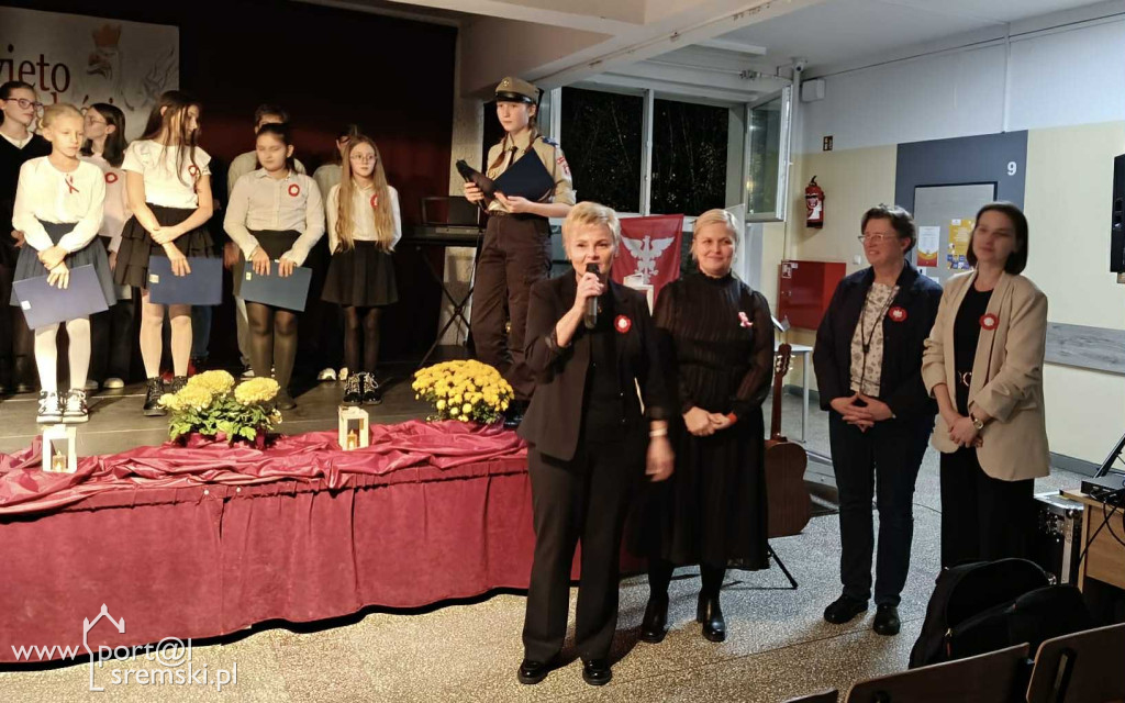 Wieczór Pieśni Patriotycznych w śremskiej „Szóstce”