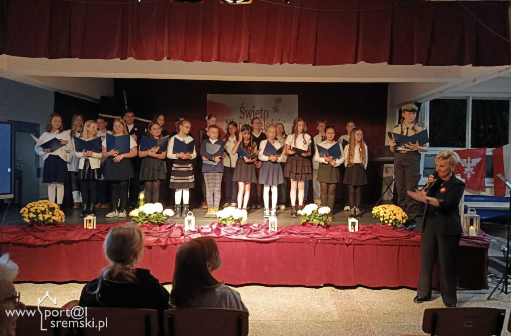 Wieczór Pieśni Patriotycznych w śremskiej „Szóstce”