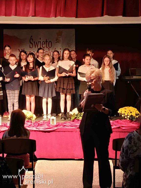 Wieczór Pieśni Patriotycznych w śremskiej „Szóstce”