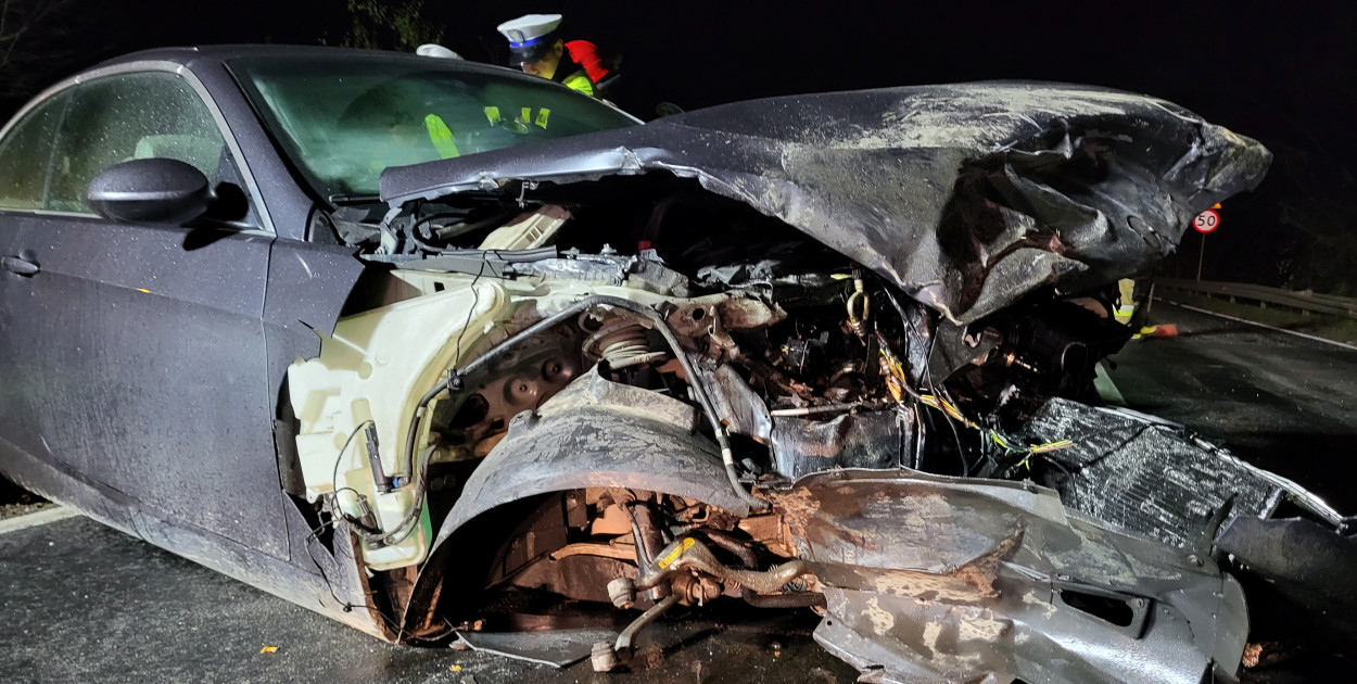 Osobówka uderzyła w ciężarówkę