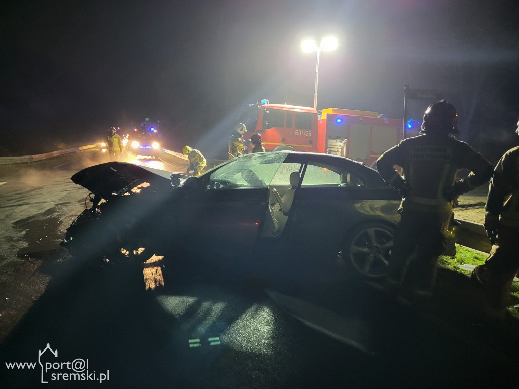 Osobówka uderzyła w ciężarówkę