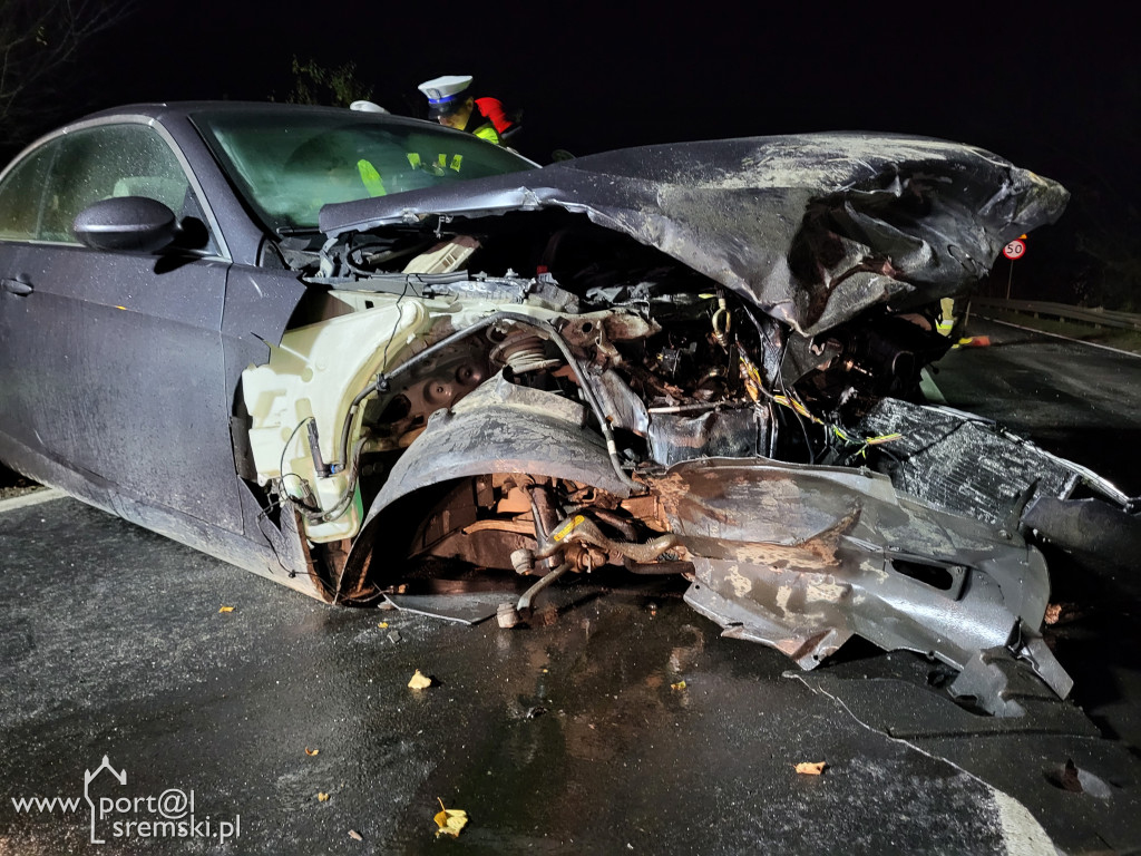 Osobówka uderzyła w ciężarówkę