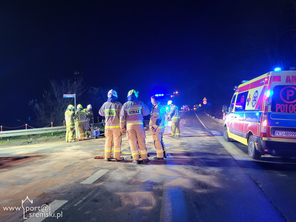 Osobówka uderzyła w ciężarówkę