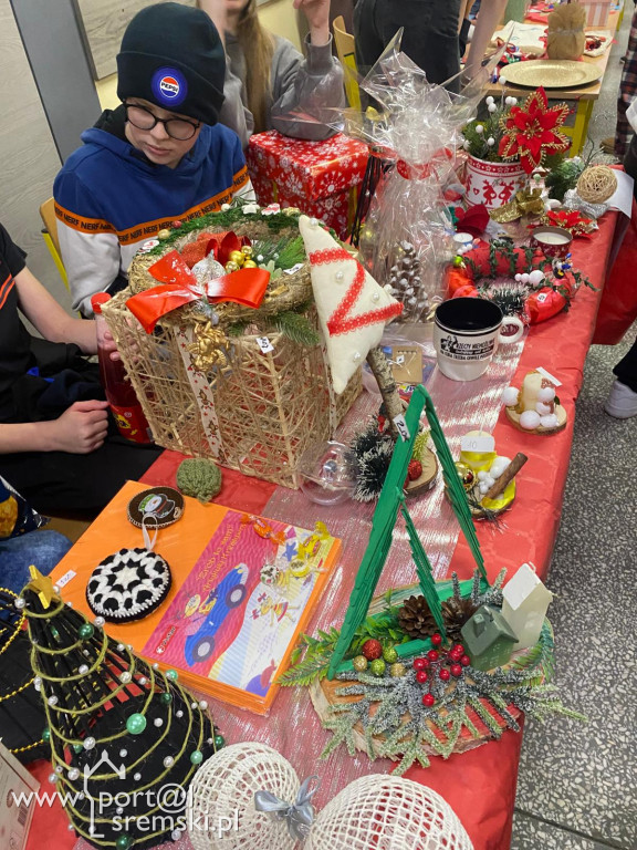 Kiermasz świąteczny w SP6