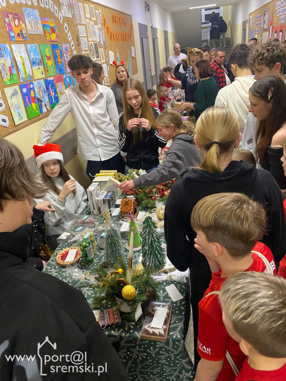 Kiermasz świąteczny w SP6