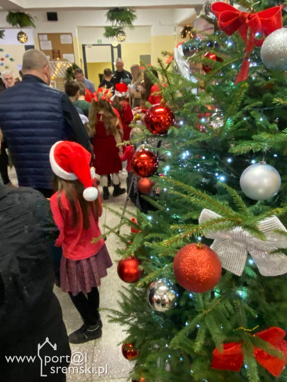 Kiermasz świąteczny w SP6