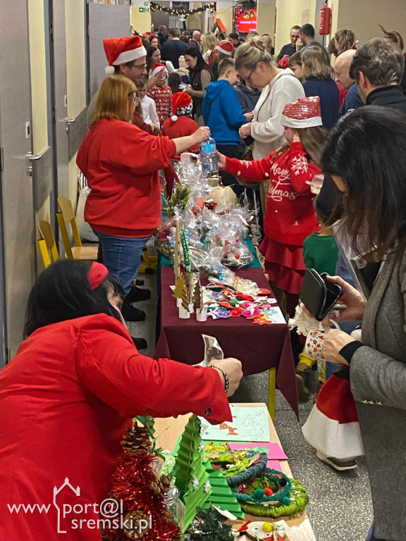 Kiermasz świąteczny w SP6