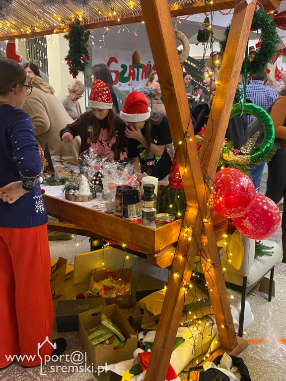 Kiermasz świąteczny w SP6