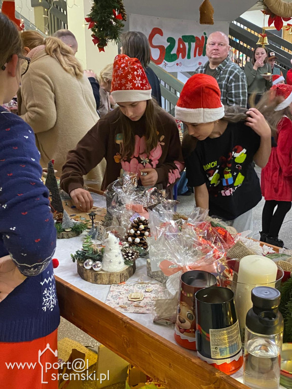 Kiermasz świąteczny w SP6