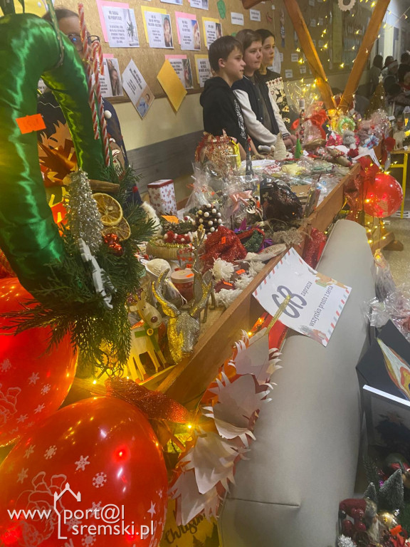 Kiermasz świąteczny w SP6