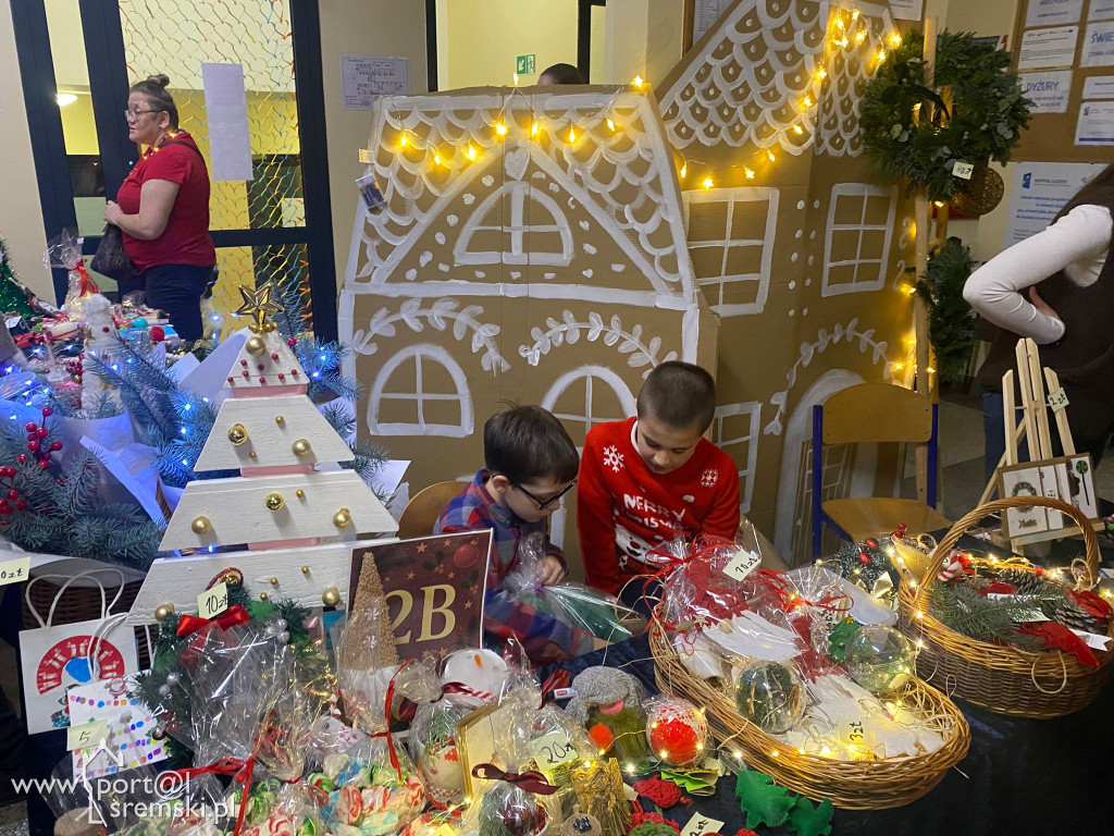 Kiermasz świąteczny w SP6