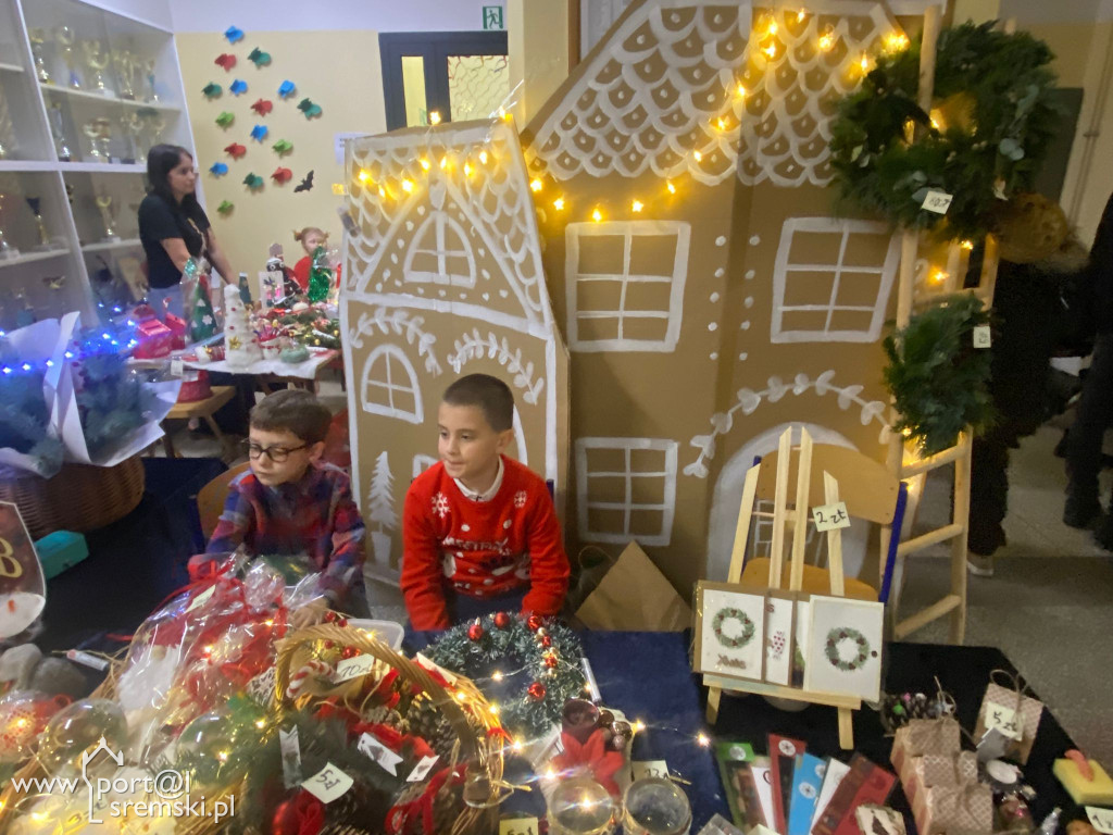 Kiermasz świąteczny w SP6
