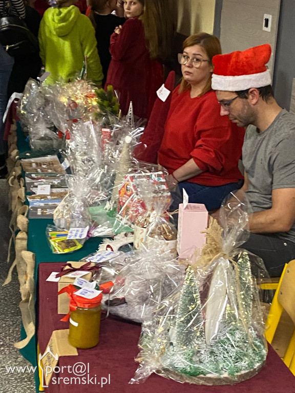 Kiermasz świąteczny w SP6