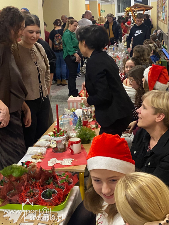 Kiermasz świąteczny w SP6