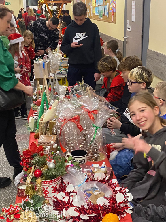 Kiermasz świąteczny w SP6