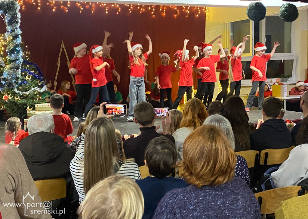 Kiermasz świąteczny w SP6