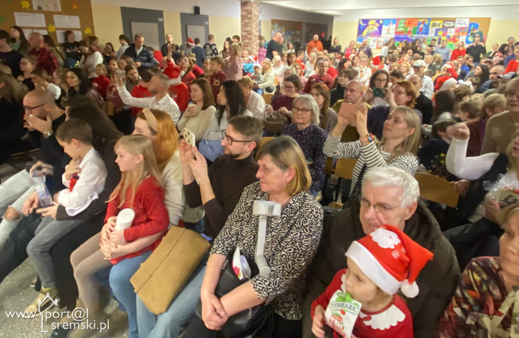 Kiermasz świąteczny w SP6