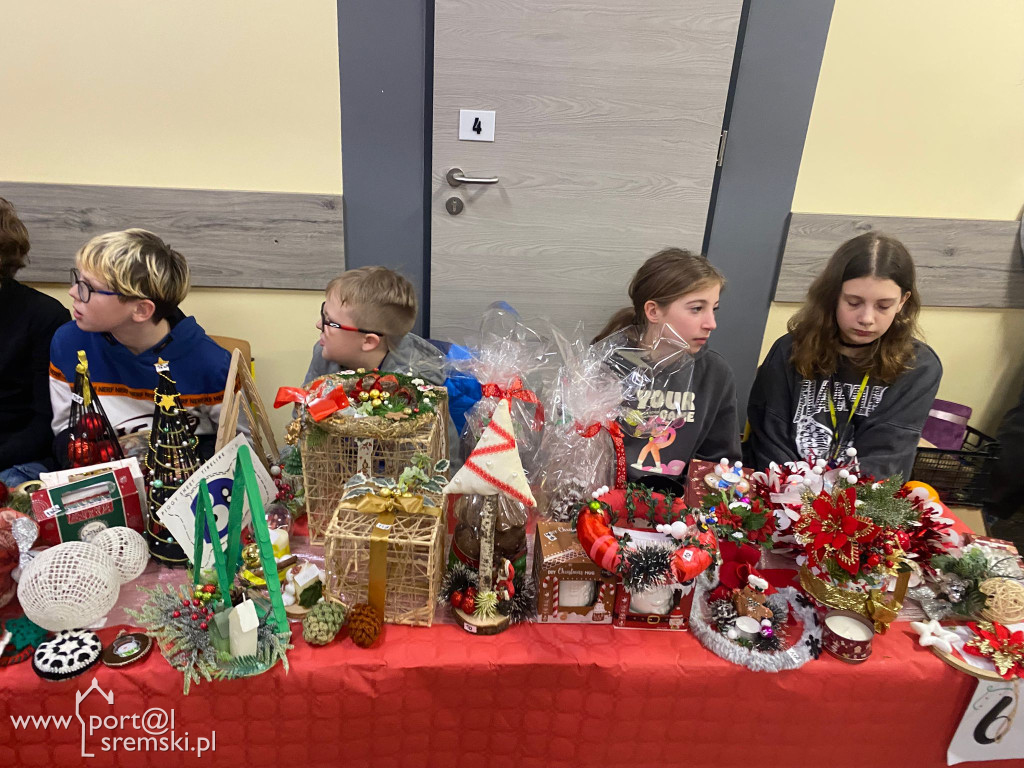Kiermasz świąteczny w SP6