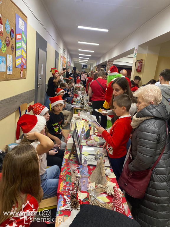 Kiermasz świąteczny w SP6