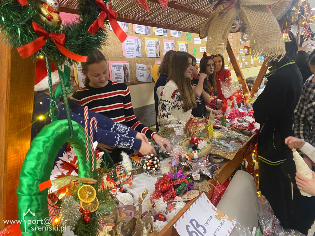 Kiermasz świąteczny w SP6