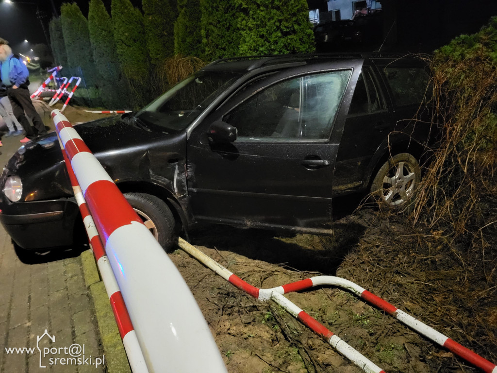 Volkswagen wypadł z drogi