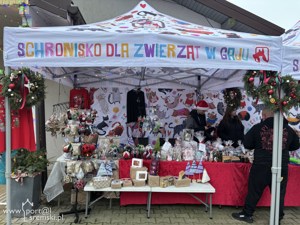 Kiermasz świąteczny w Schronisku w Gaju