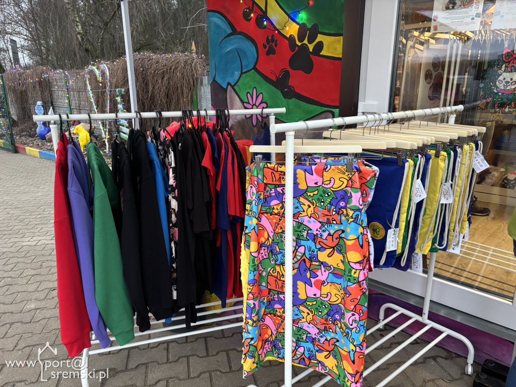 Kiermasz świąteczny w Schronisku w Gaju