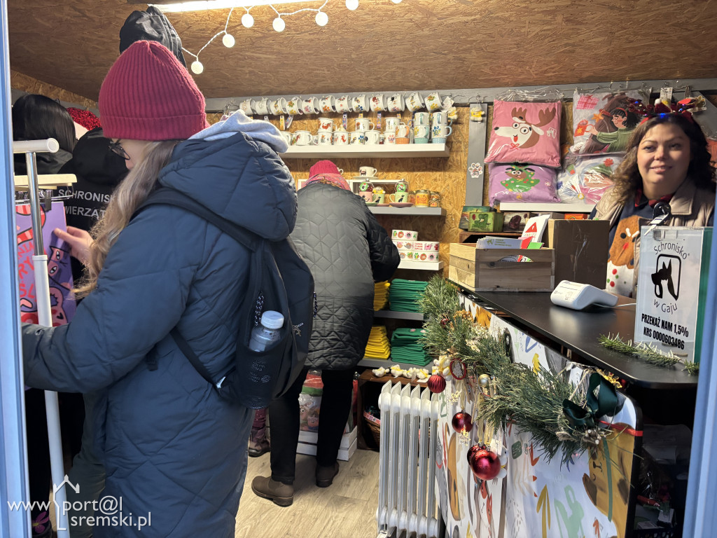 Kiermasz świąteczny w Schronisku w Gaju
