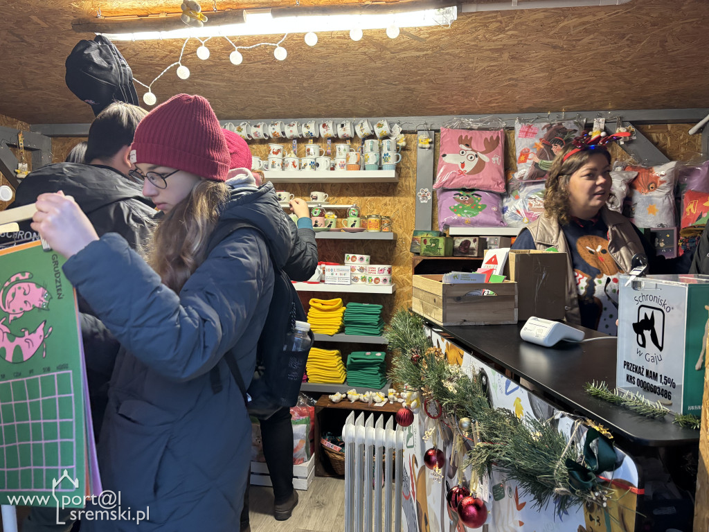 Kiermasz świąteczny w Schronisku w Gaju
