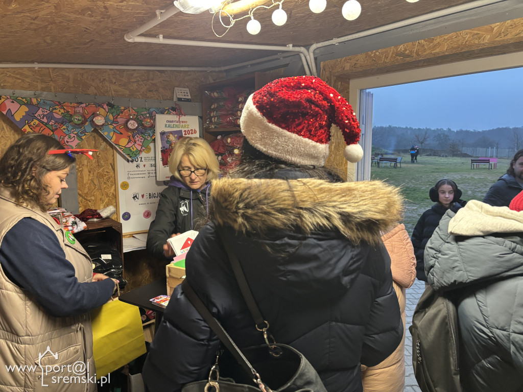 Kiermasz świąteczny w Schronisku w Gaju