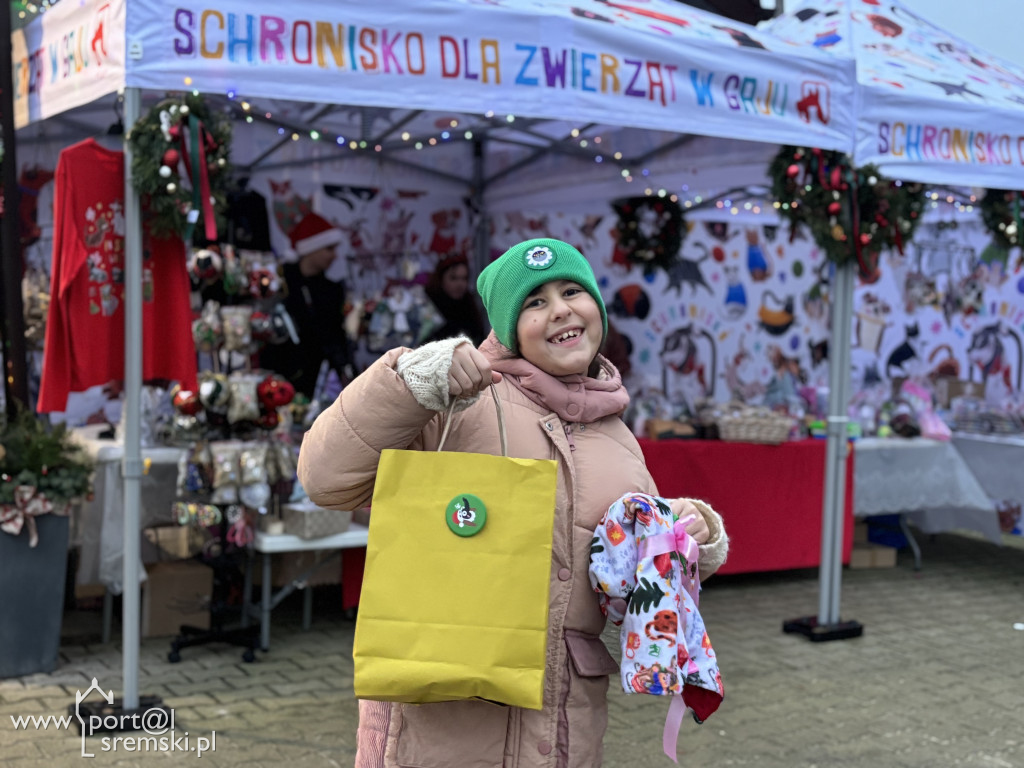 Kiermasz świąteczny w Schronisku w Gaju