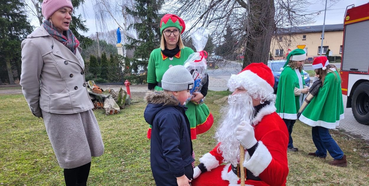 Mikołaj odwiedził dzieci w  Chrząstowie